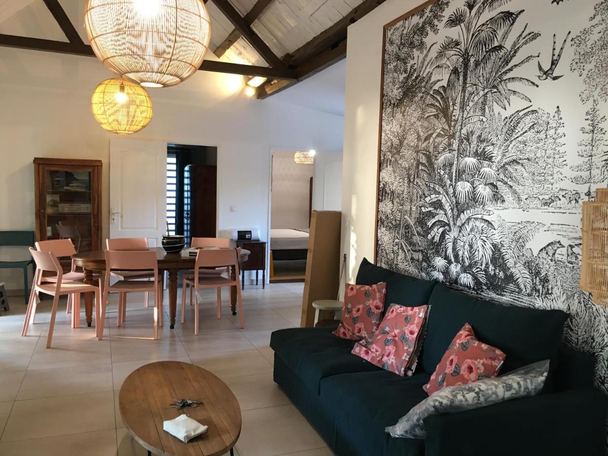 Jolie Creole- Villa Sur Le Lagon Ла-Салин-ле-Бен Экстерьер фото